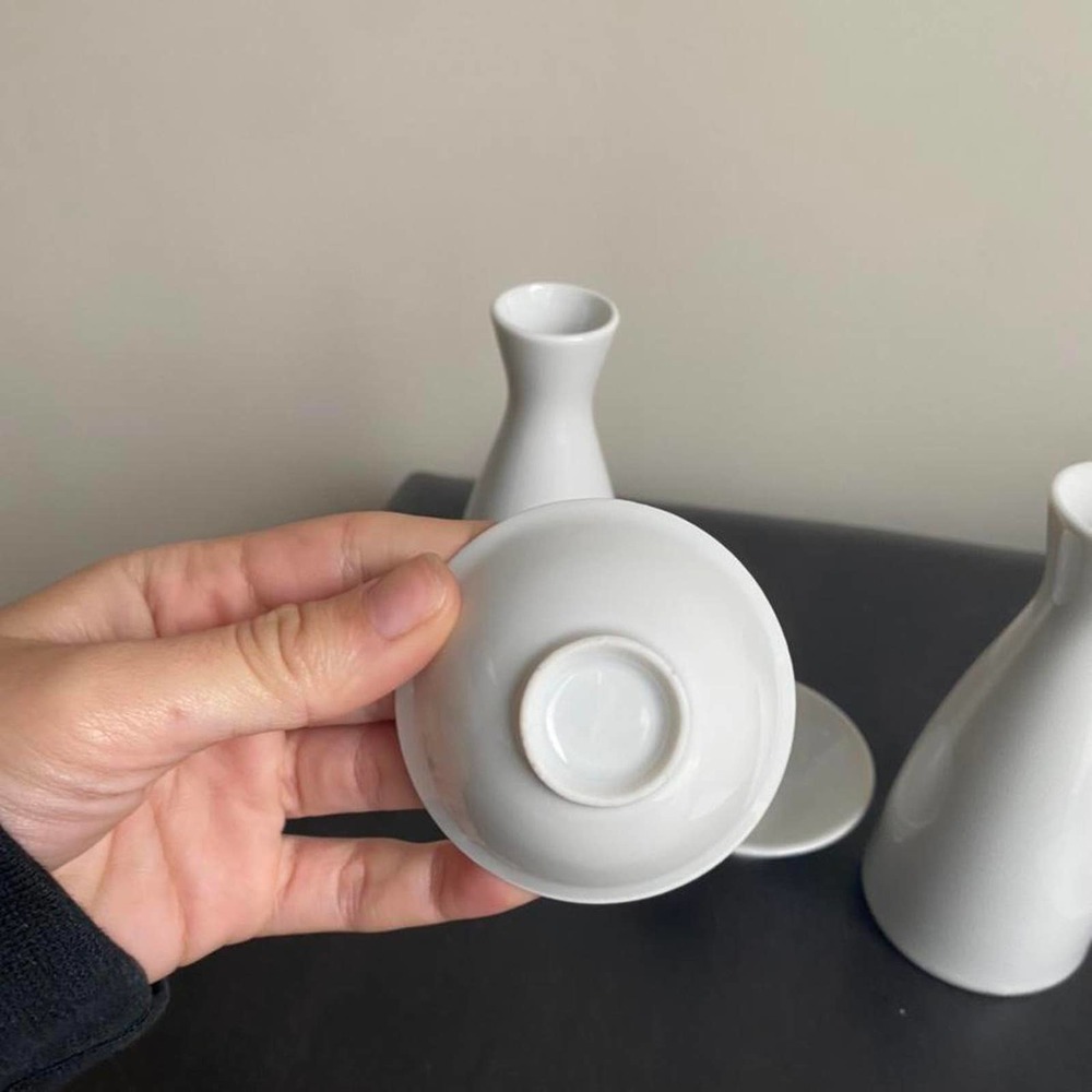 White sake set - Picture 4 of 4